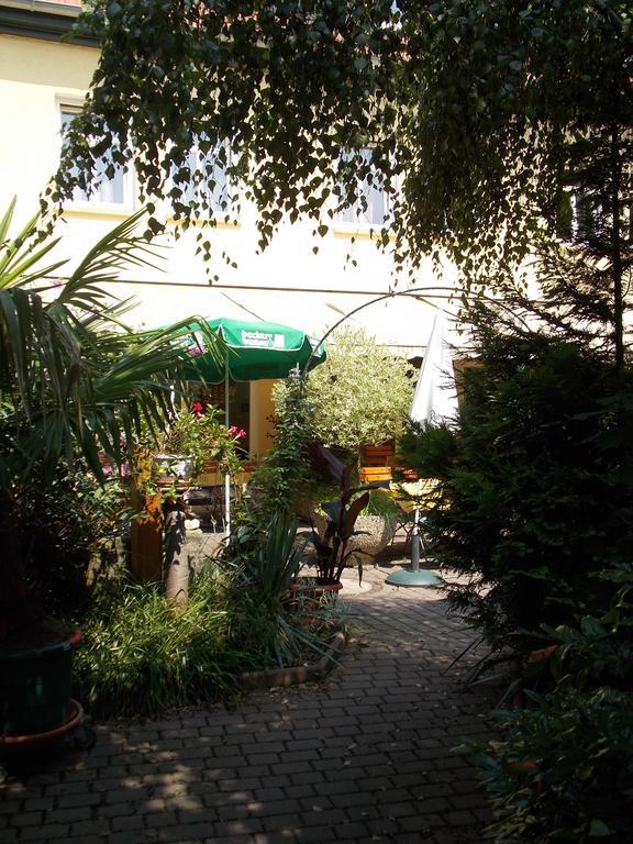 Gasthof Und Landhotel Zur Ausspanne Klipphausen Exterior foto