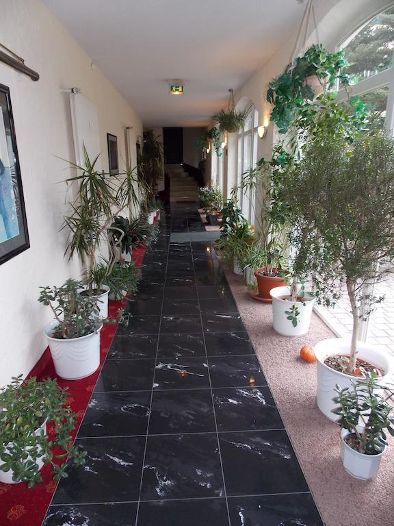 Gasthof Und Landhotel Zur Ausspanne Klipphausen Exterior foto