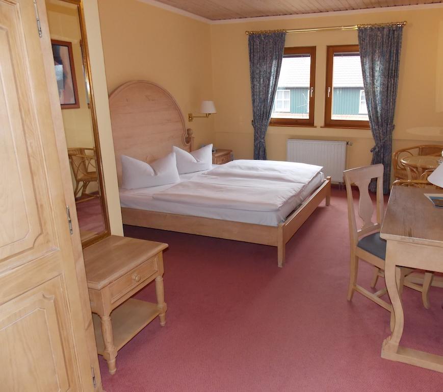Gasthof Und Landhotel Zur Ausspanne Klipphausen Quarto foto
