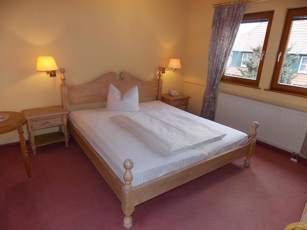 Gasthof Und Landhotel Zur Ausspanne Klipphausen Quarto foto